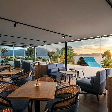 Doubletree By Hilton Damai Laut Hotel Lumut Exterior foto