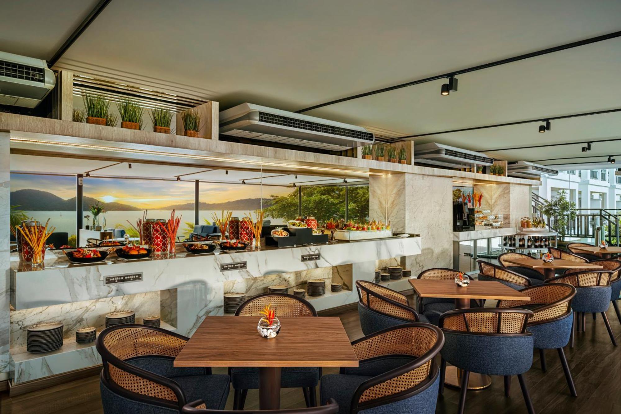Doubletree By Hilton Damai Laut Hotel Lumut Exterior foto