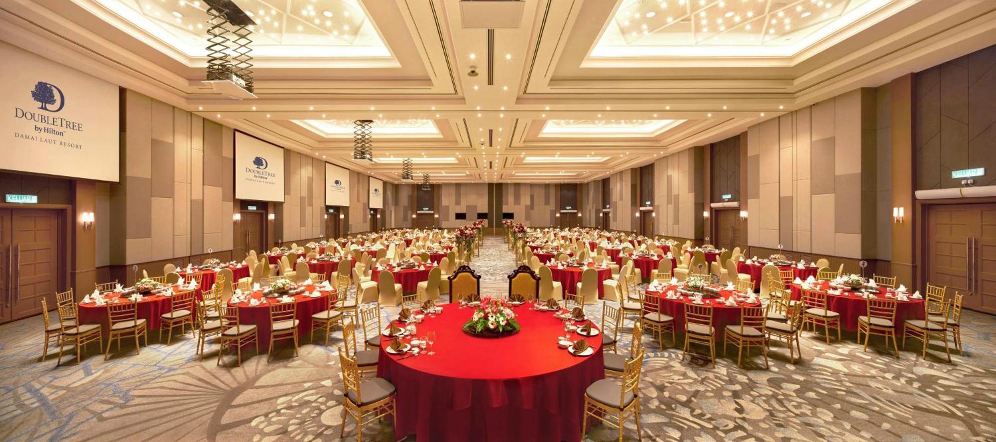 Doubletree By Hilton Damai Laut Hotel Lumut Exterior foto