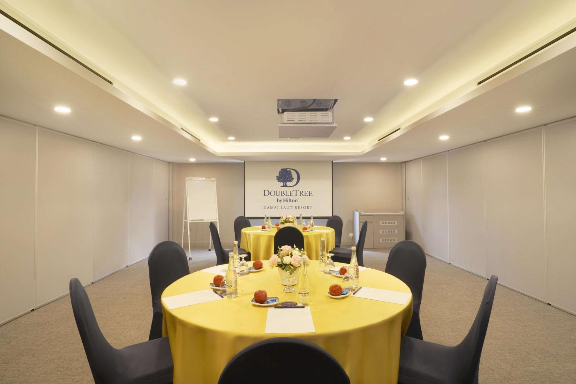 Doubletree By Hilton Damai Laut Hotel Lumut Exterior foto