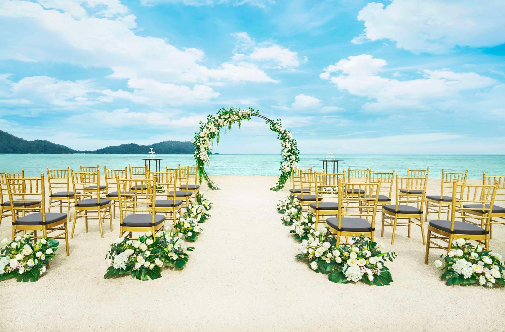 Doubletree By Hilton Damai Laut Hotel Lumut Exterior foto