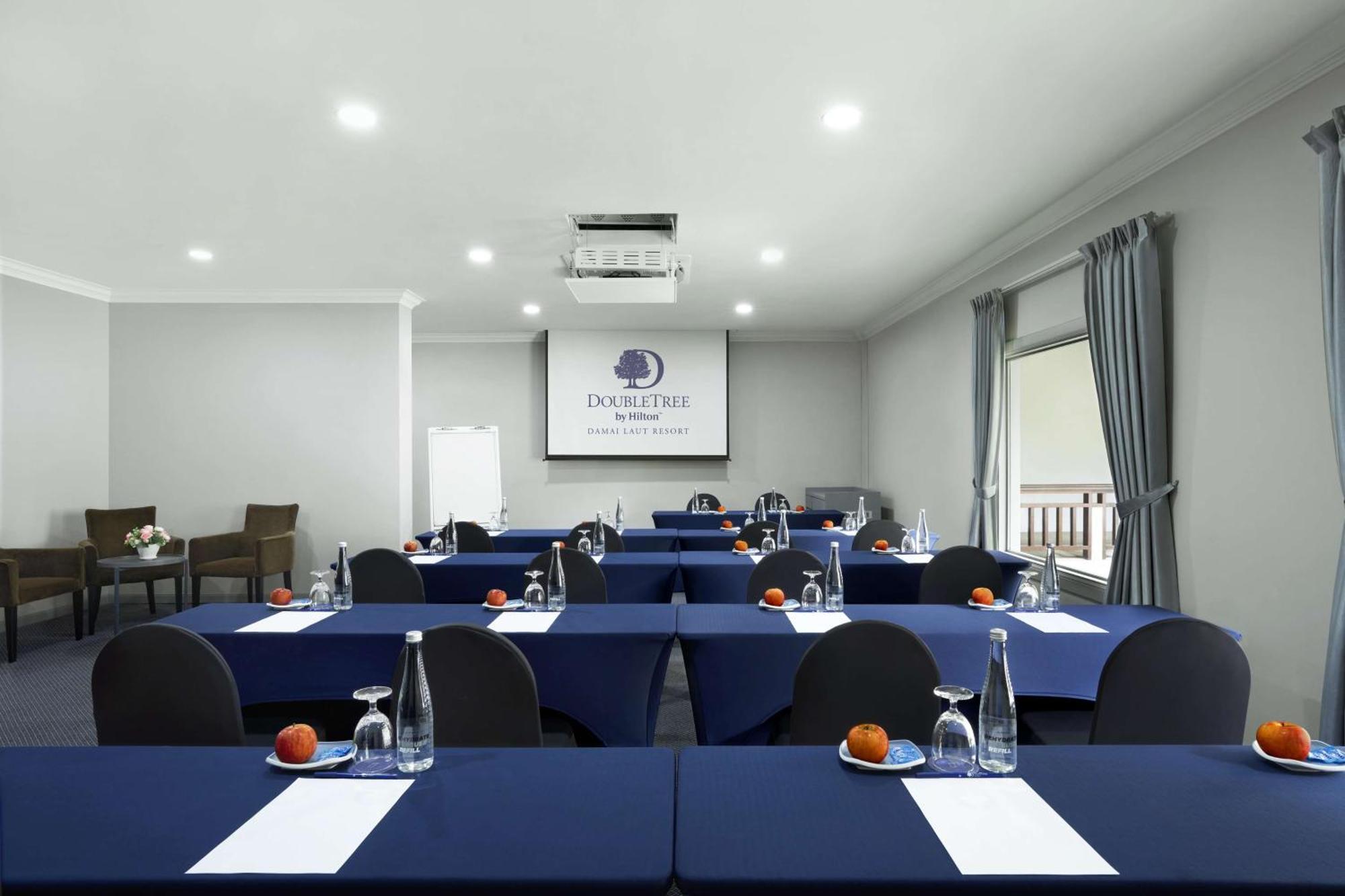 Doubletree By Hilton Damai Laut Hotel Lumut Exterior foto