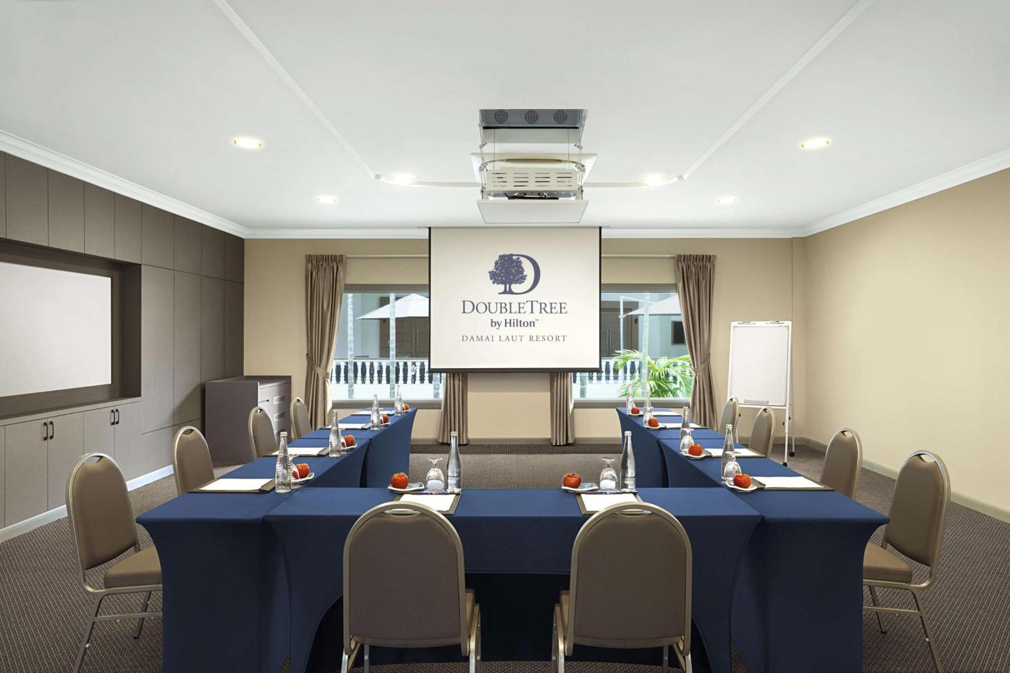 Doubletree By Hilton Damai Laut Hotel Lumut Exterior foto