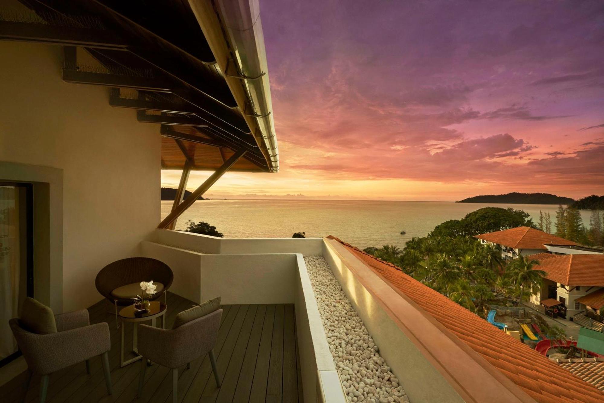Doubletree By Hilton Damai Laut Hotel Lumut Exterior foto