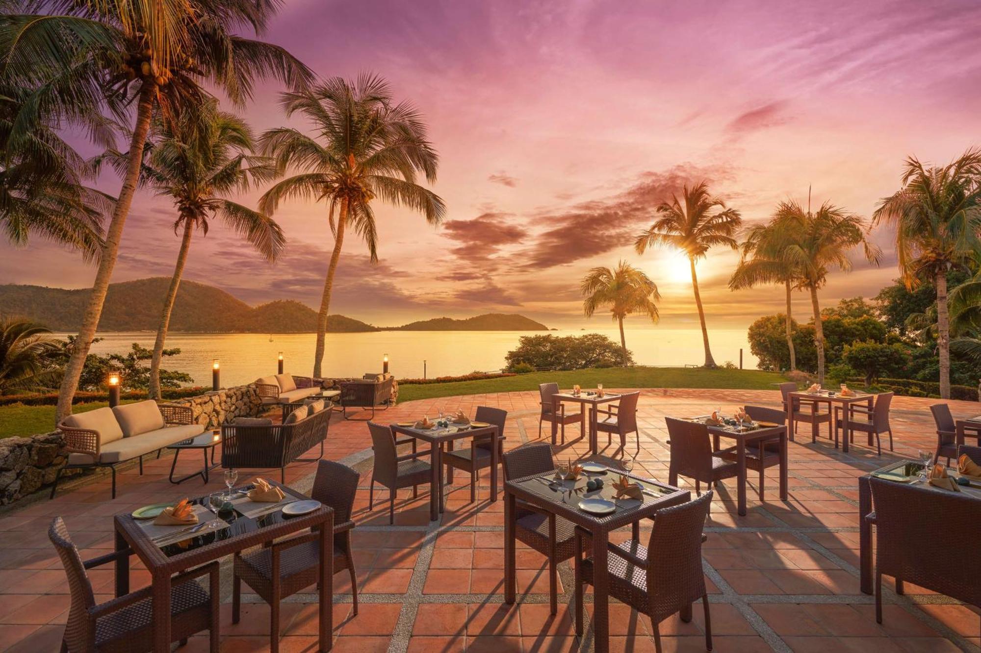 Doubletree By Hilton Damai Laut Hotel Lumut Exterior foto