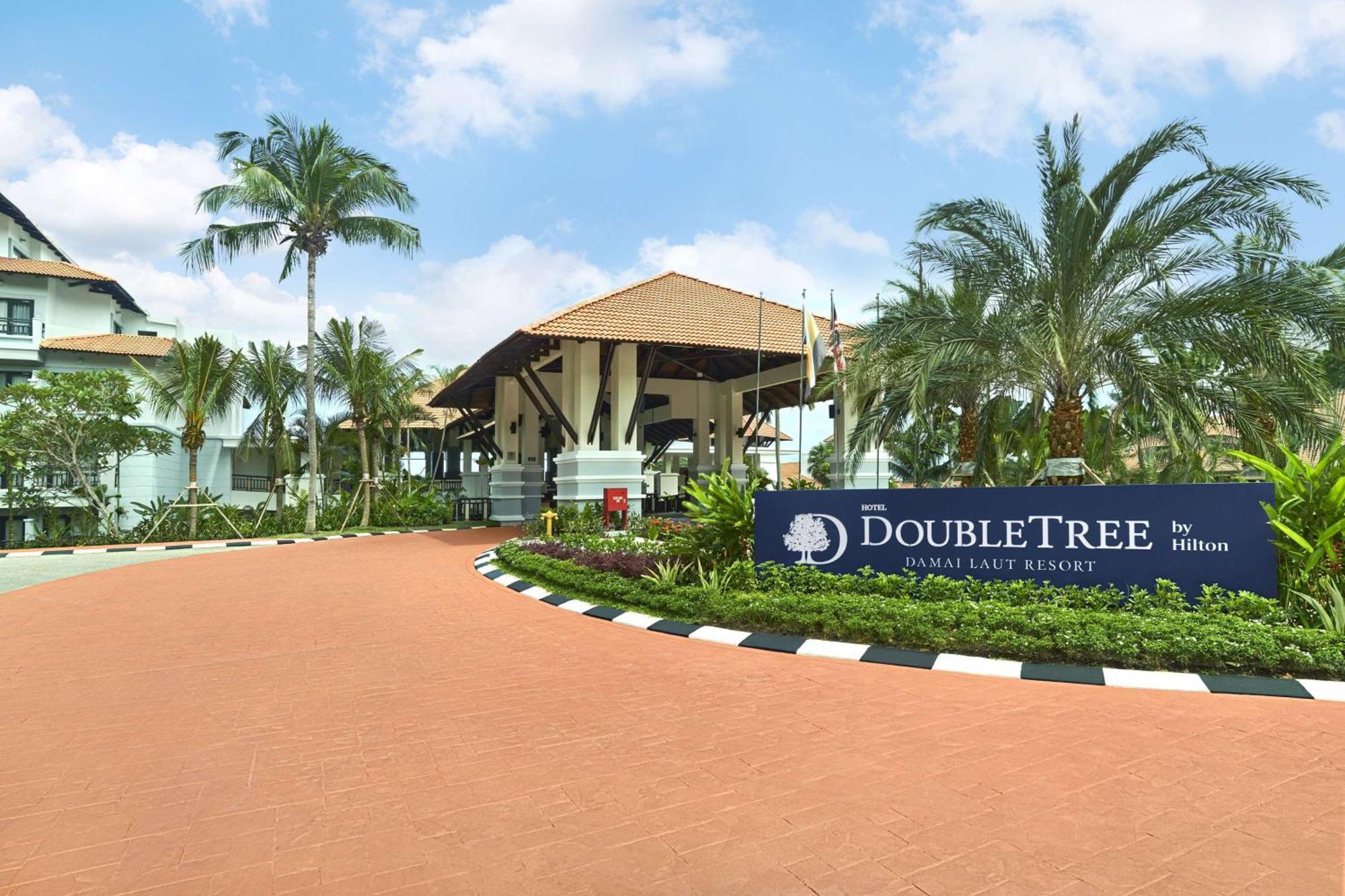 Doubletree By Hilton Damai Laut Hotel Lumut Exterior foto