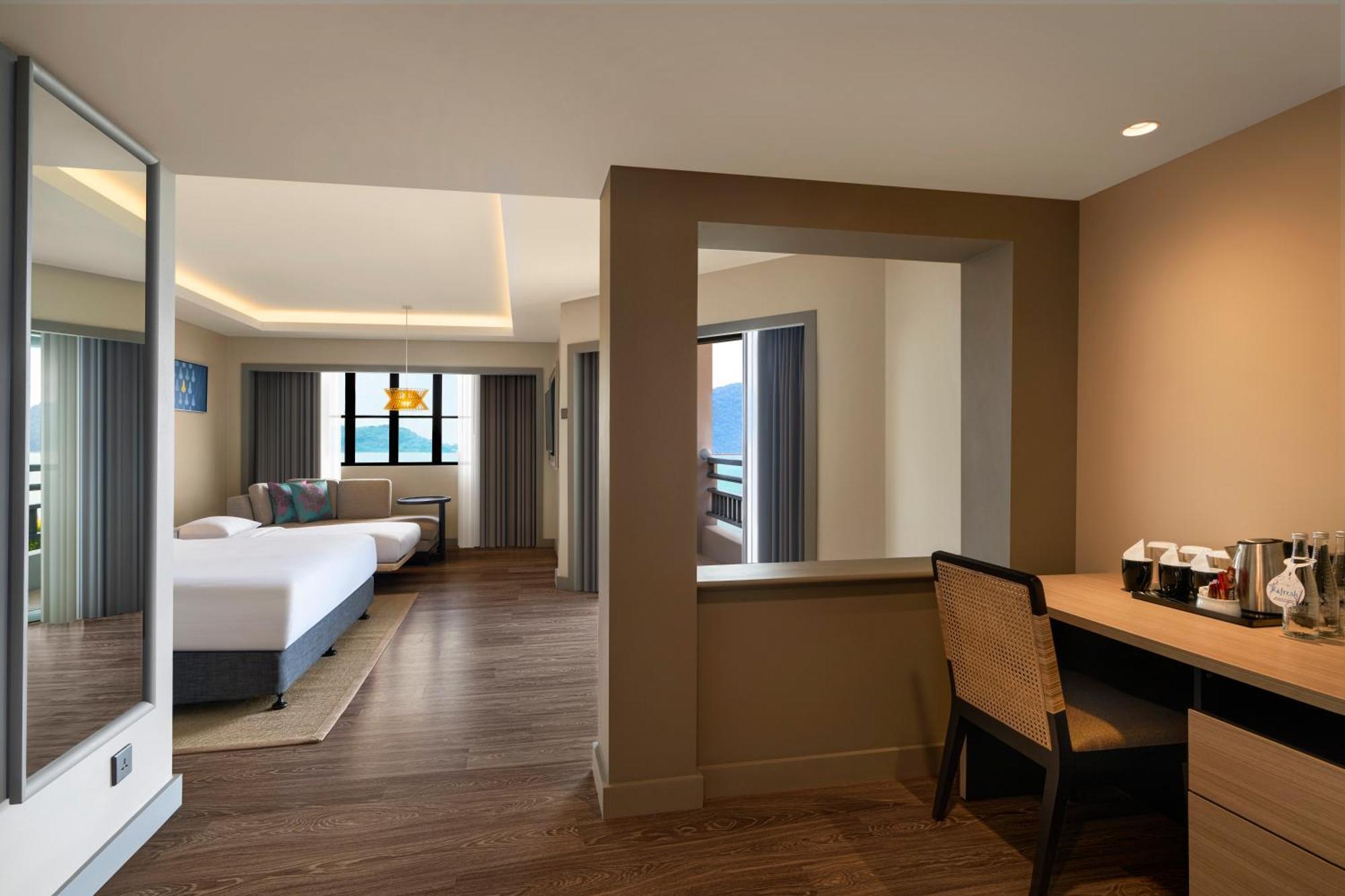 Doubletree By Hilton Damai Laut Hotel Lumut Exterior foto